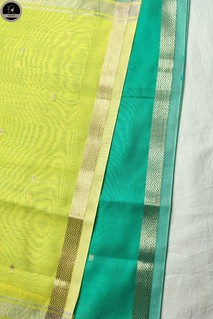 Green Maheswari Saree With Thin Zari Border, Full Body Buta Work with Contrast Yellow Unstitched Blouse Piece-2