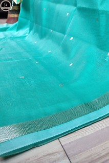 Green Maheswari Saree With Thin Zari Border, Full Body Buta Work with Contrast Yellow Unstitched Blouse Piece-3