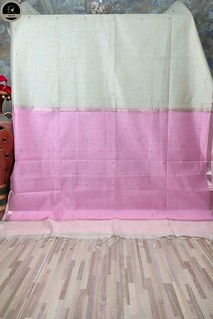 White Maheswari Saree With Thin Zari Border, Full Body Buta Work with Contrast Pink Unstitched Blouse Piece-1