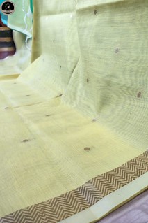 Yellow Maheswari Saree With Thin Zari Border, Full Body Buta Work with Contrast Green Unstitched Blouse Piece-3