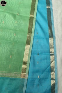 Blue Maheswari Saree With Thin Zari Border, Full Body Buta Work with Contrast Green Unstitched Blouse Piece-2