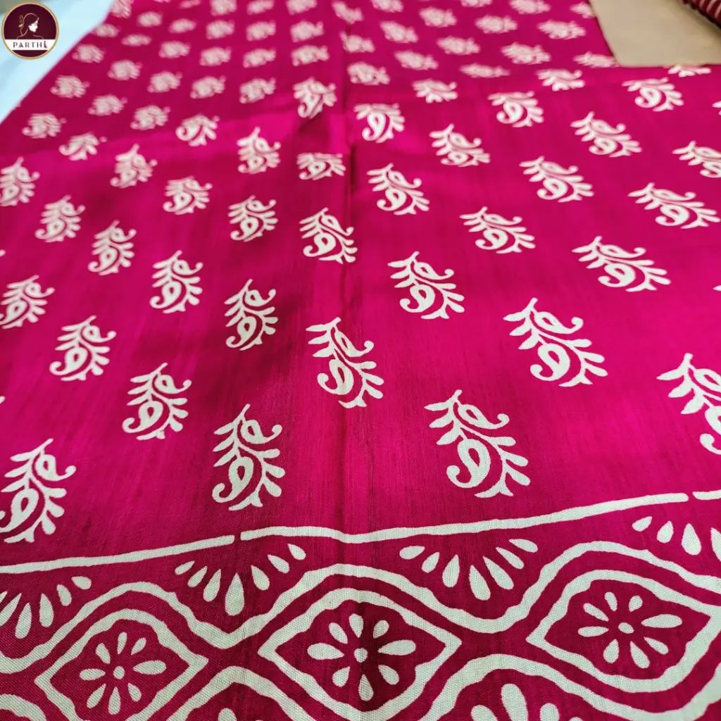 replica-silk-pink-saree-flower-motif.webp
