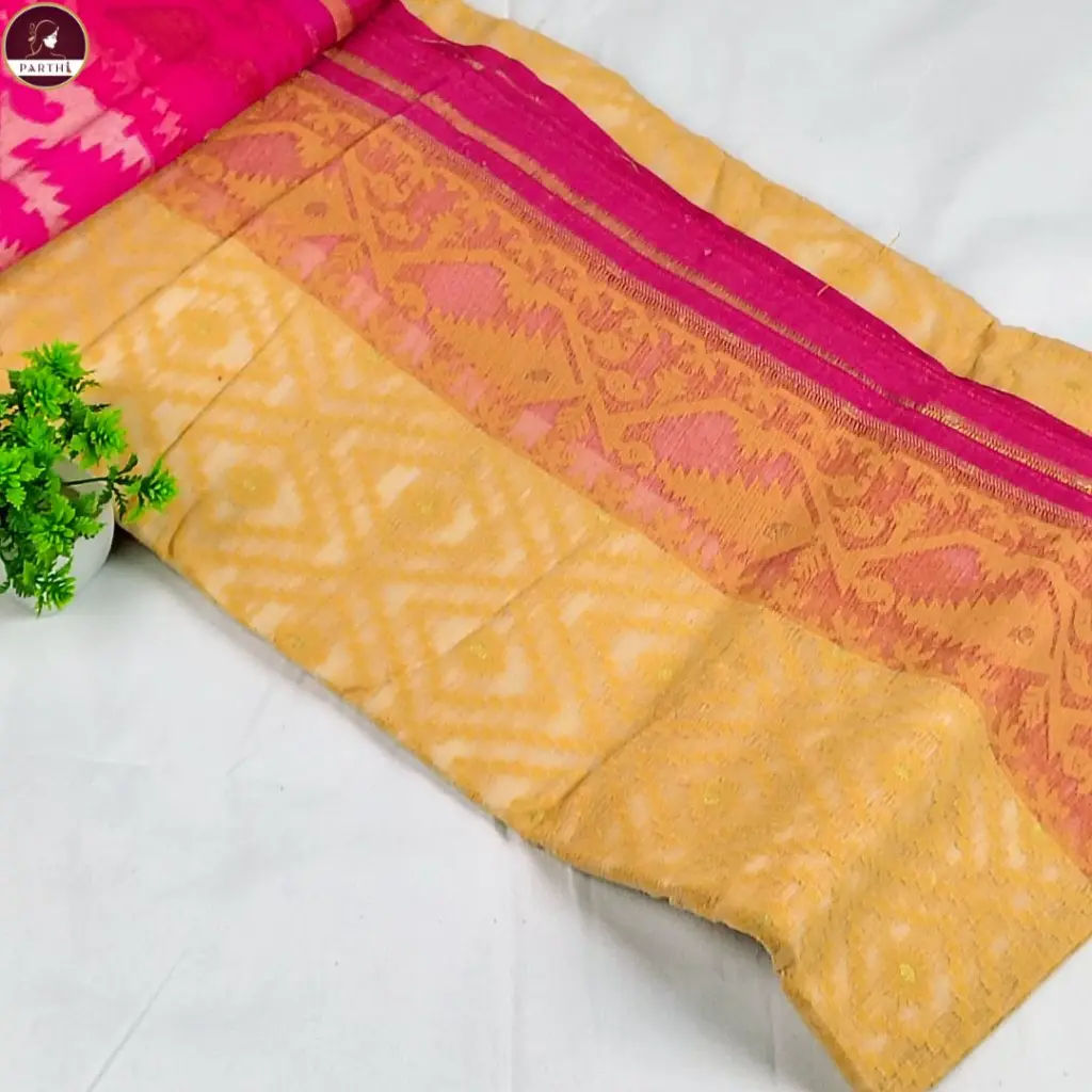 dhakai-jamdani-saree-beige-pink-handwoven.webp