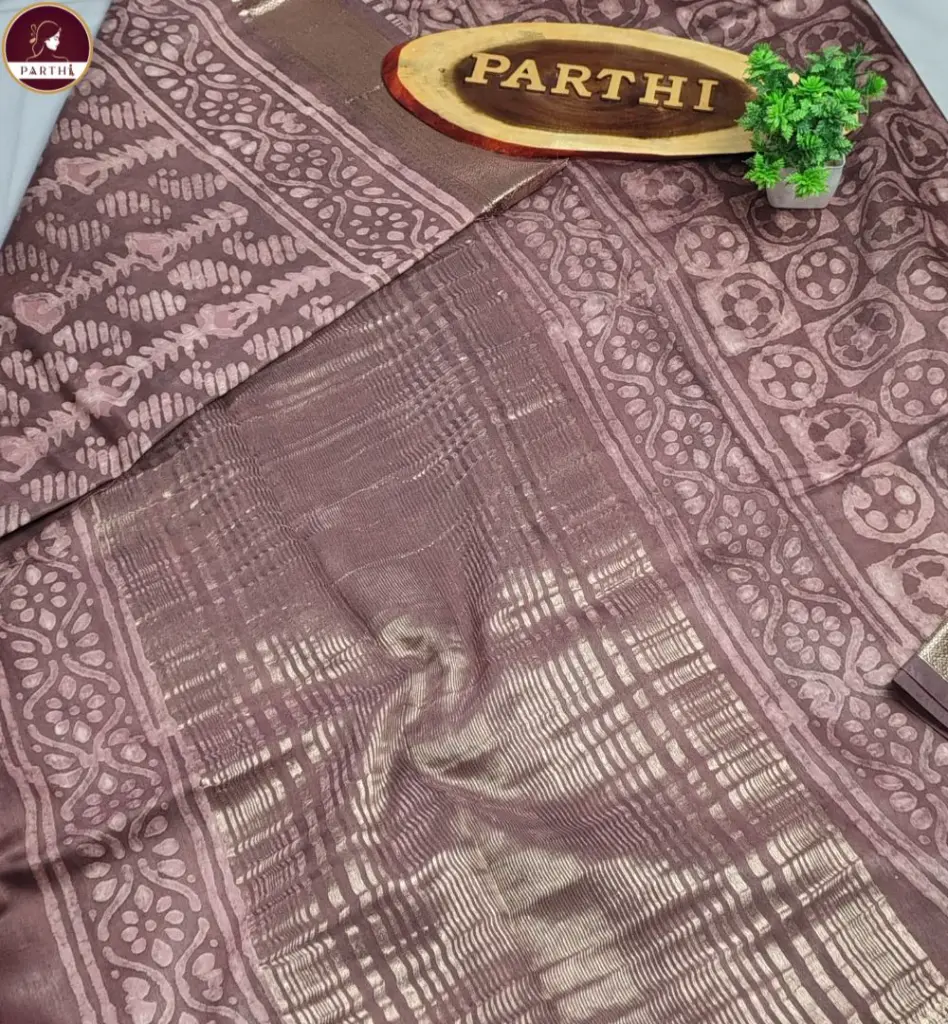 Chocolate_brown_Maheswari_Saree_vagitable_dyed 2.webp