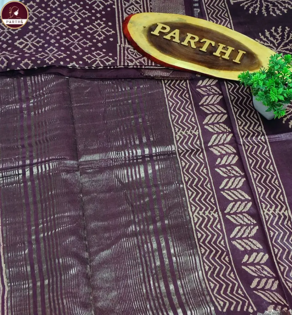Maroon_Maheswari_Silk_Saree 2.webp