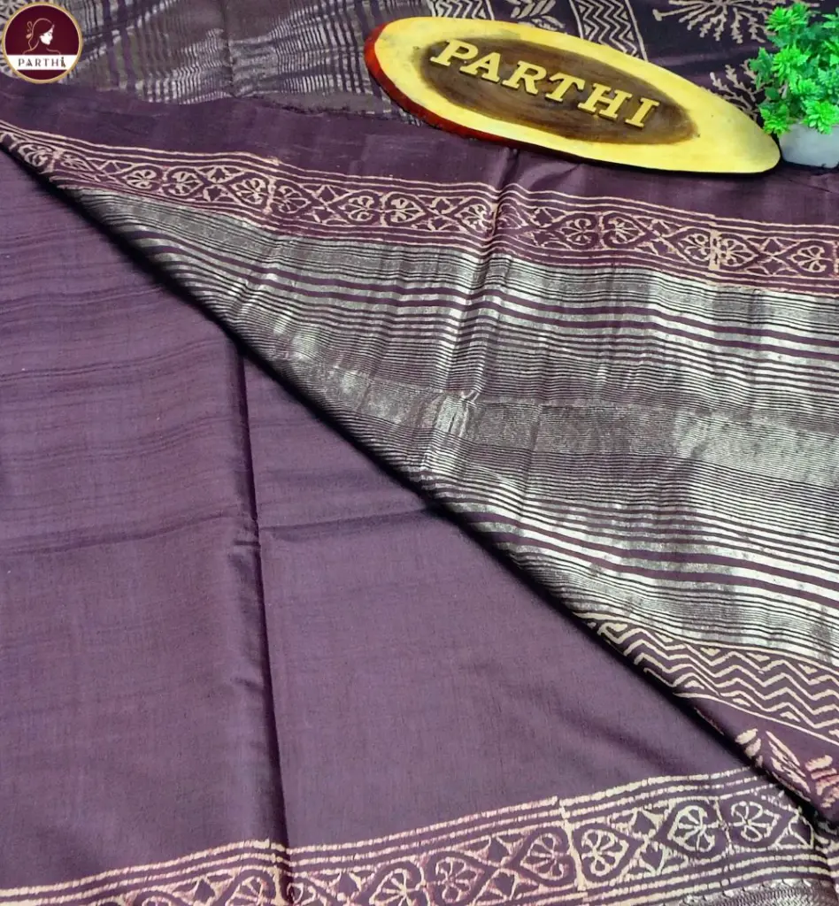 Maroon_Maheswari_Silk_Saree 3.webp