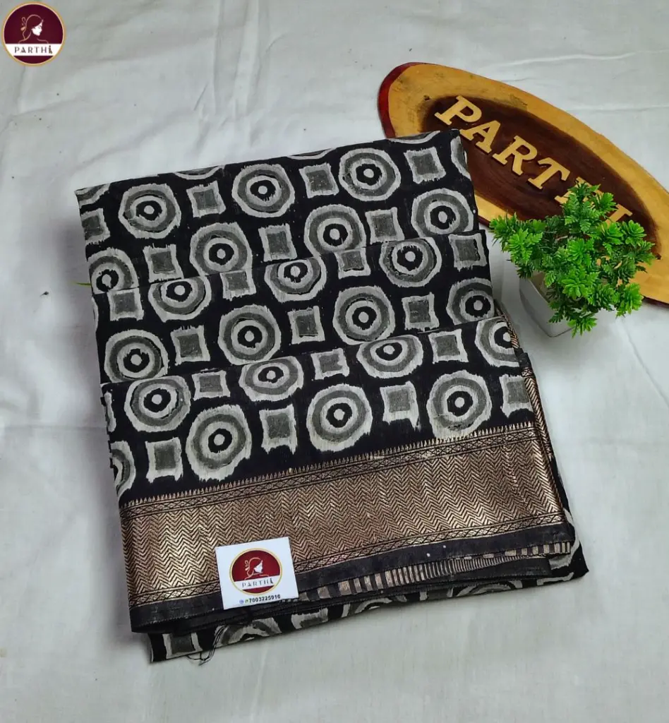 Black_Maheshwari__Silk_Saree 1.webp