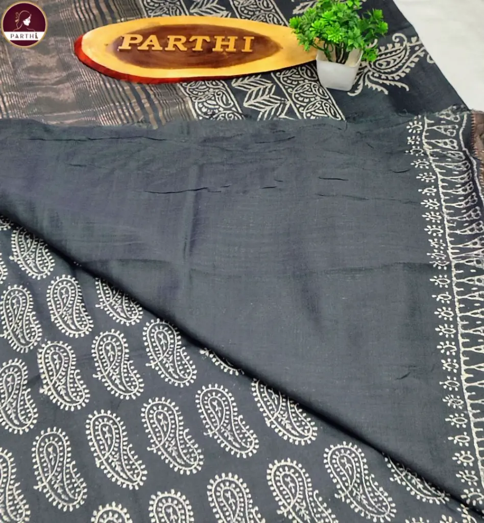 Grey_Maheshwari__Silk_Saree 1.webp