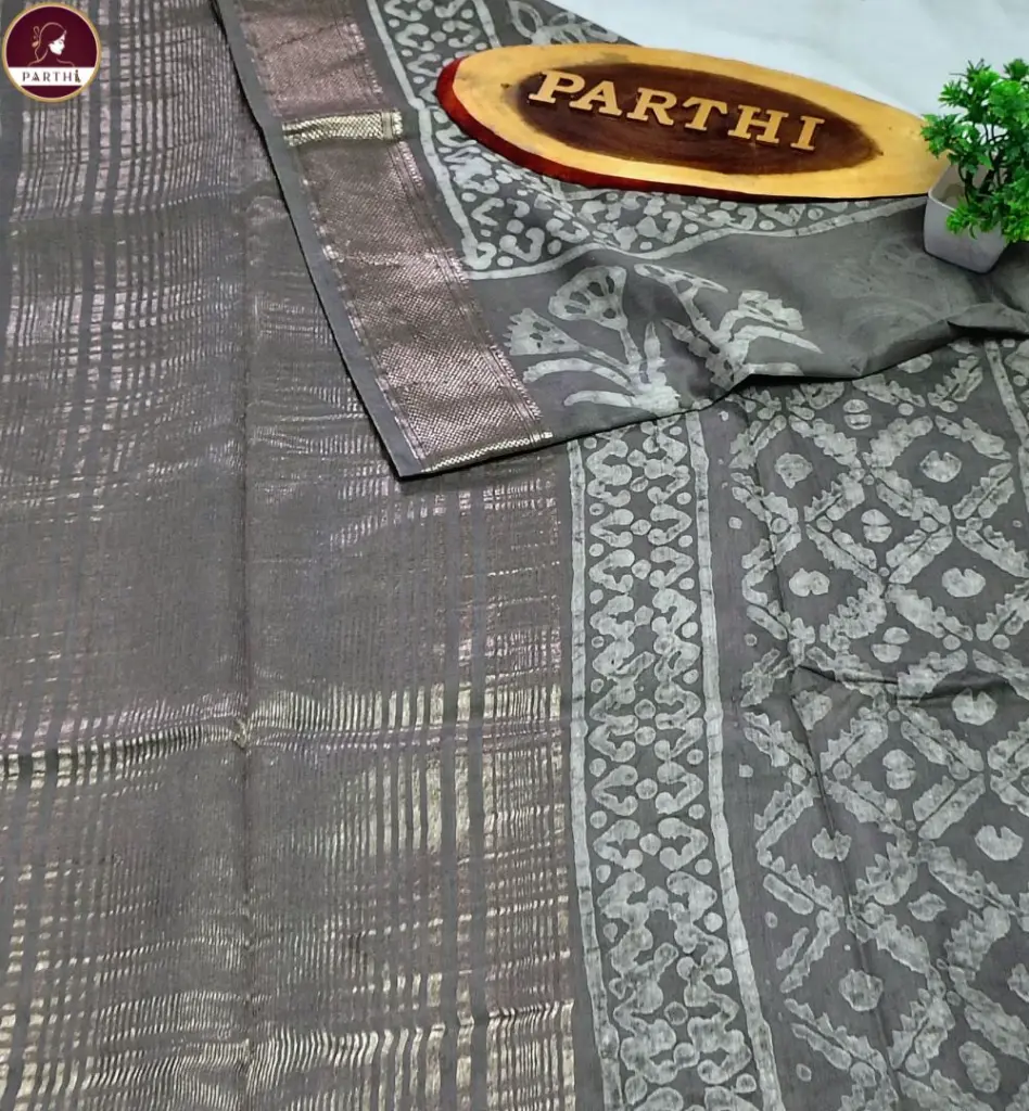 Green_Maheshwari__Silk_Saree 2.webp