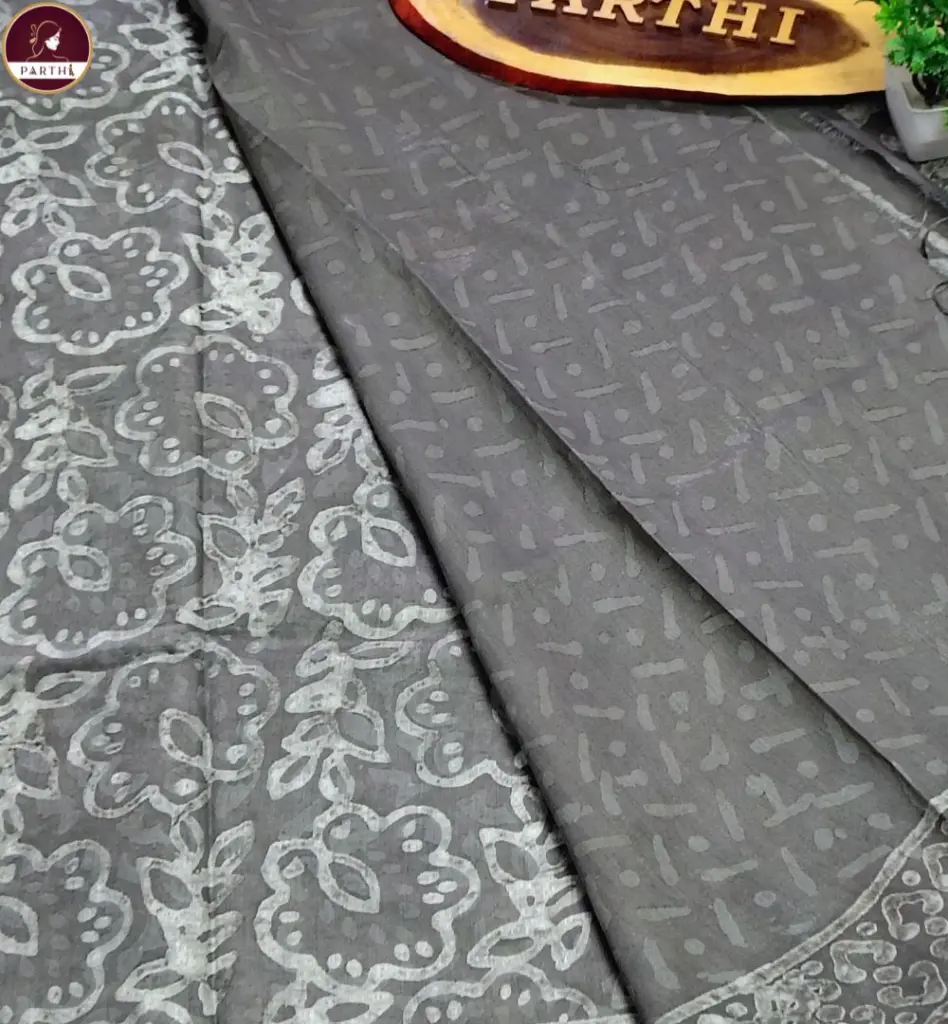 Green_Maheshwari__Silk_Saree 1.webp