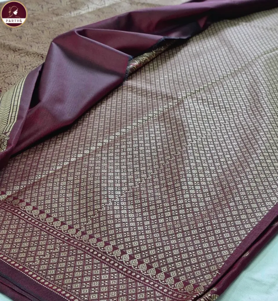 Maroon-Resham-Katan-with-Resham-Threadwork 4.webp