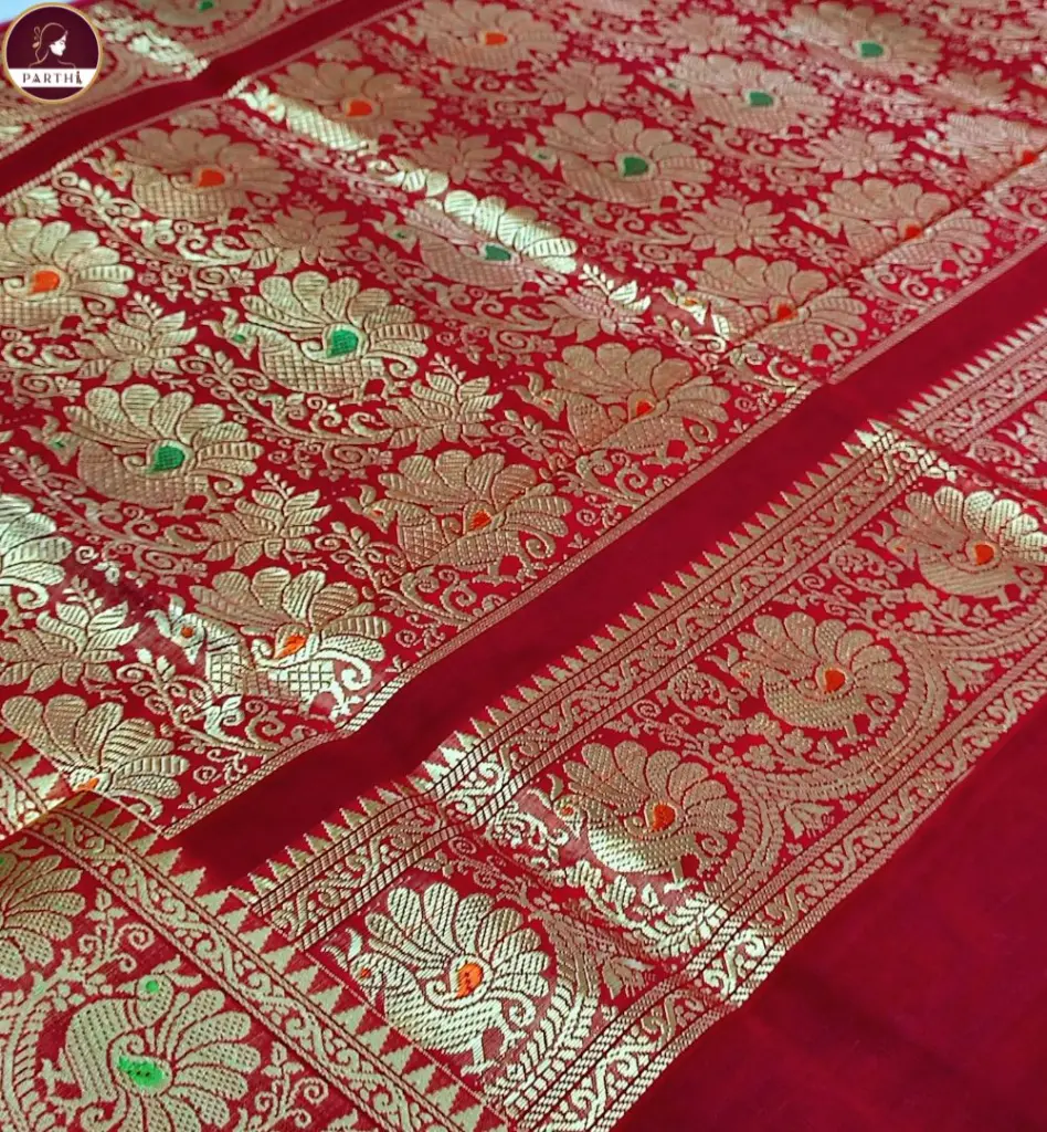 Green-Kanchpuram-with-zari-border 4.webp