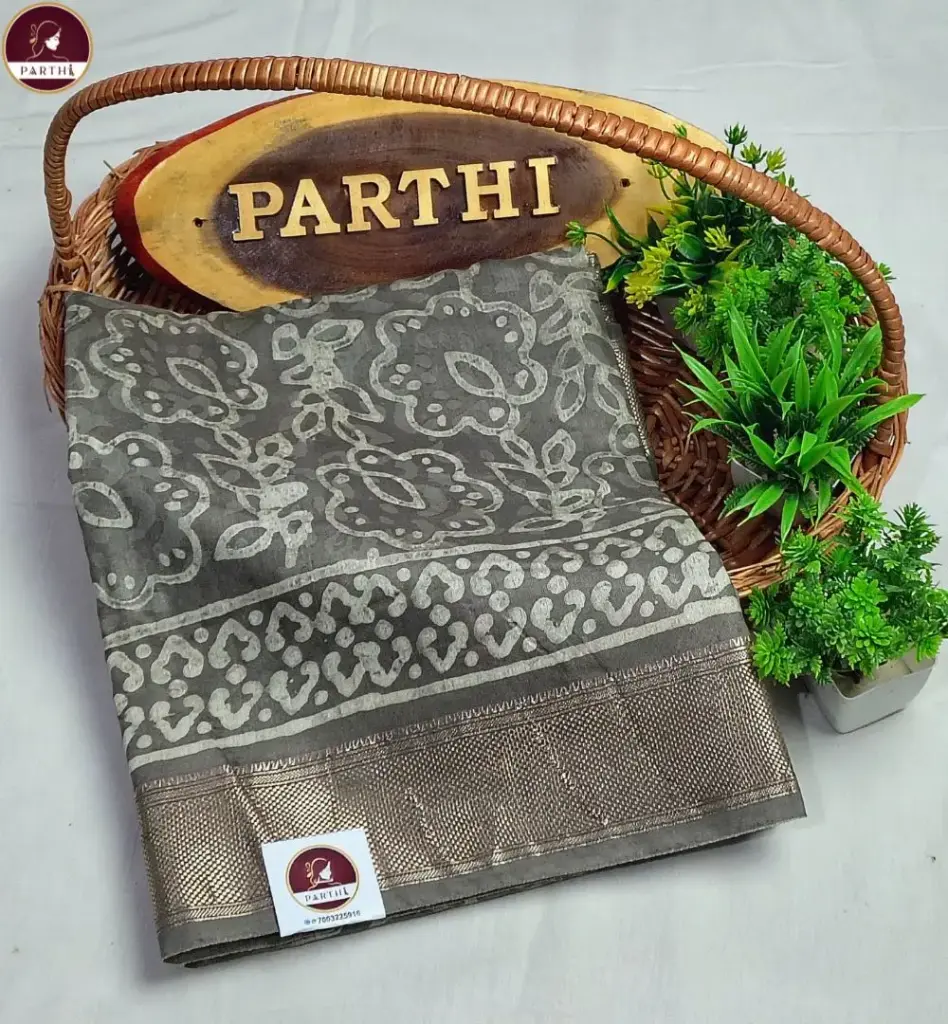Maheshwari Eco Silk Saree – Dark Green Color (Vegetable Dyed)