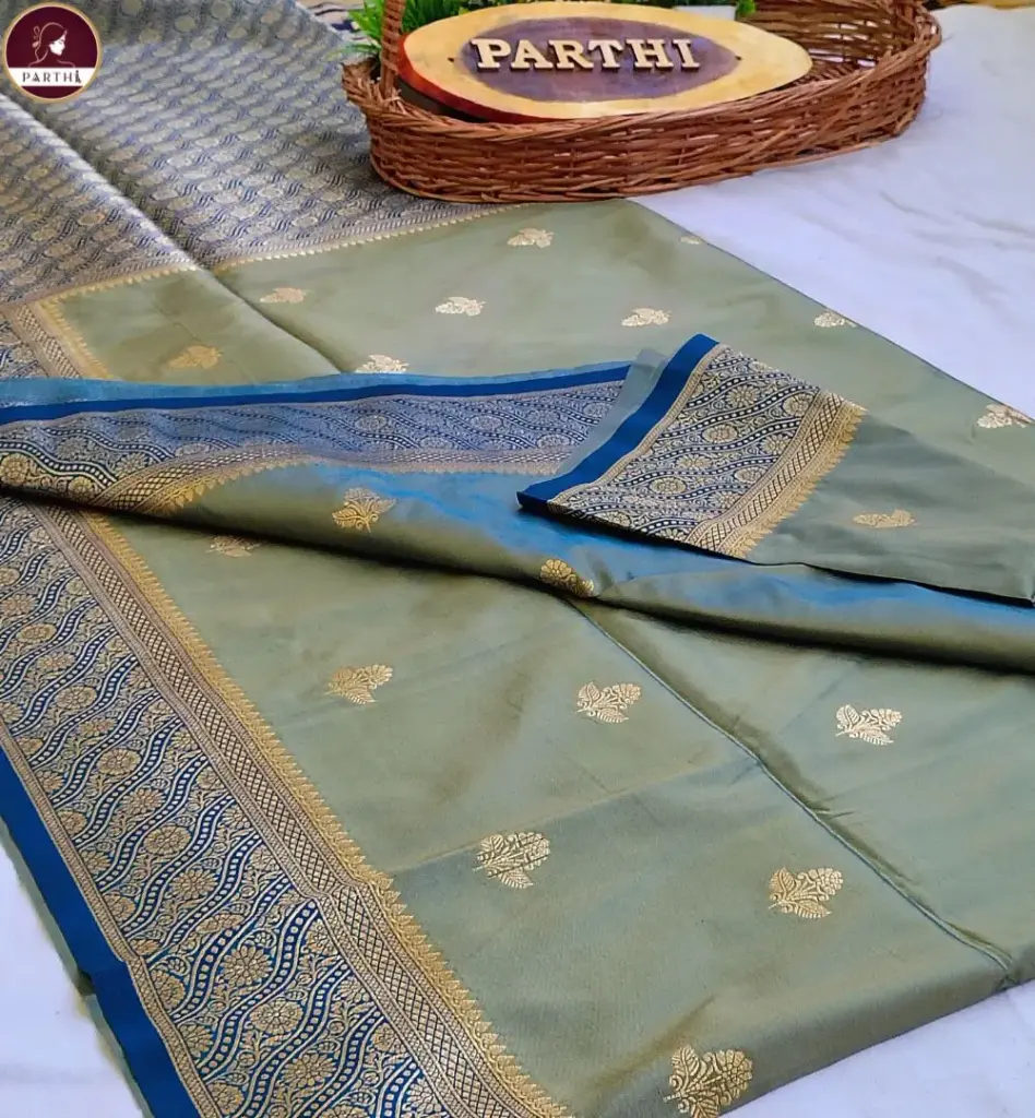 Green Dual Tone Katan Banarasi Silk Saree with Zari Border & Contrast Blouse Piece | Premium Ethnic Wear