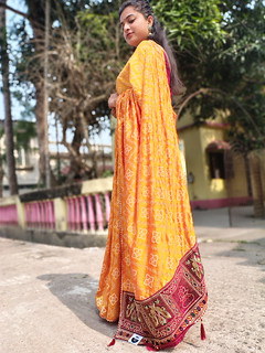 Yellow Badhni Work, Printed Saree with Thin Zari Border, Ready To Wear Saree with Unstitched Blouse