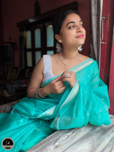 Green Maheswari Saree With Thin Zari Border, Full Body Buta Work with Contrast Yellow Unstitched Blouse Piece