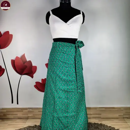Green Pure Cotton Wrap Skirt with Kantha Stitch-Comfortable Tie Up Skirt for Women